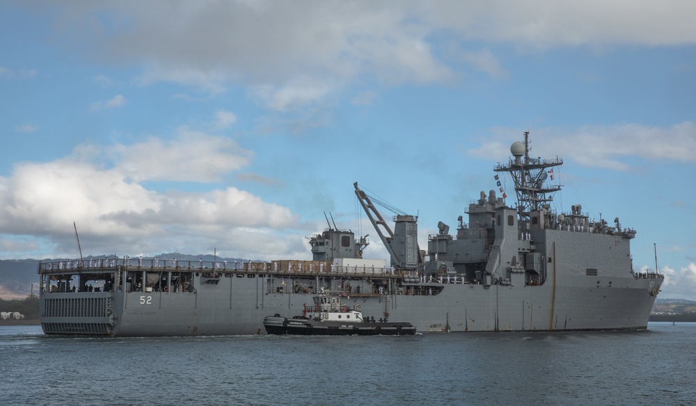 USS Pearl Harbor arrives in Joint Base Pearl Harbor-Hickam