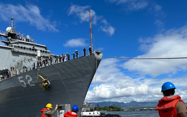USS Pearl Harbor Arrives at Joint Base Pearl Harbor-Hickam