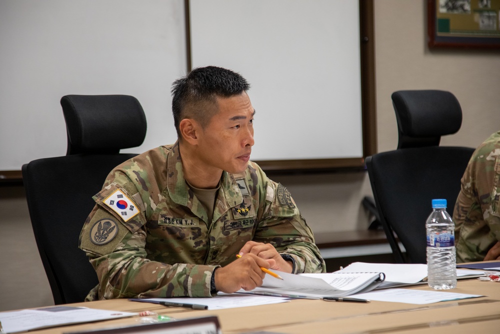 Gen. Paik Sun-yup Leadership Board