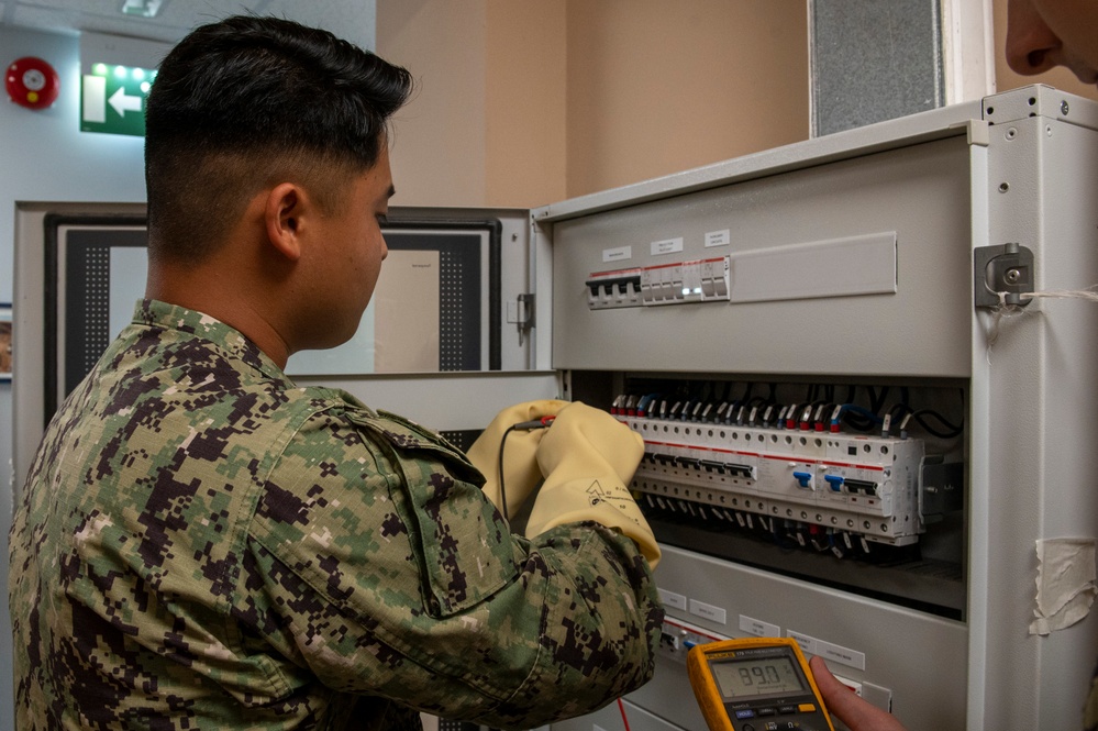 Public Works troubleshoots breakers