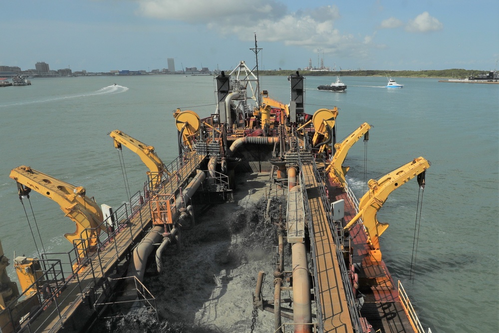 USACE tours Padre Island dredge