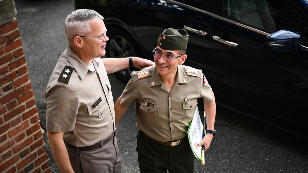 Peruvian Minister of Defense speaks to Class 63