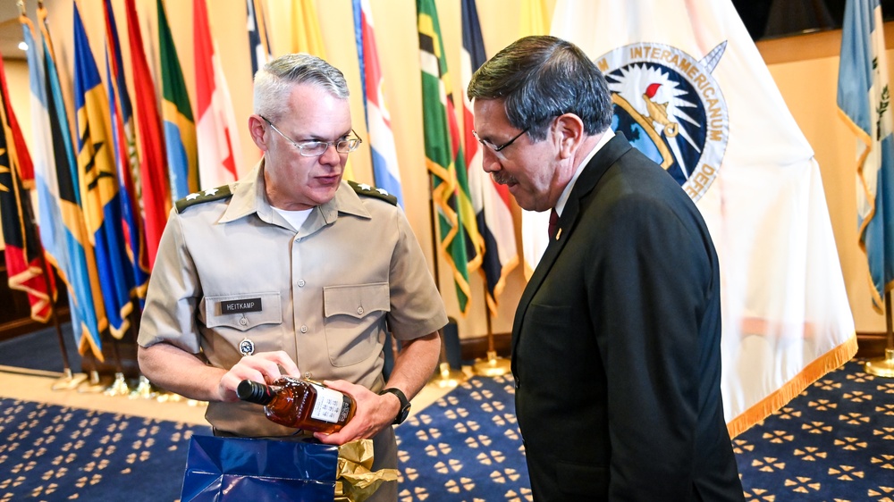 Peruvian Minister of Defense speaks to Class 63