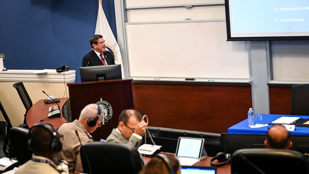 Peruvian Minister of Defense speaks to Class 63