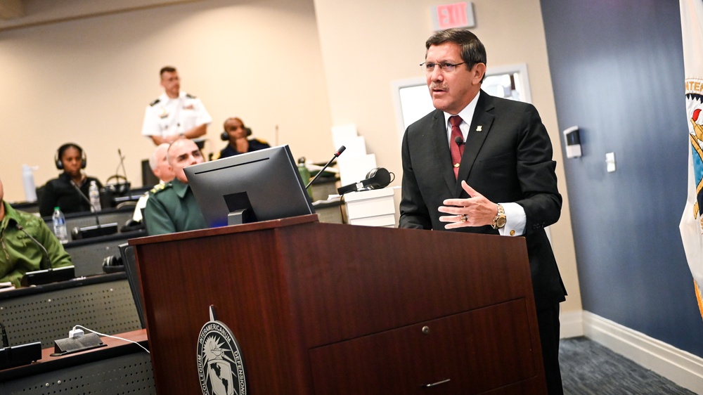 Peruvian Minister of Defense speaks to Class 63