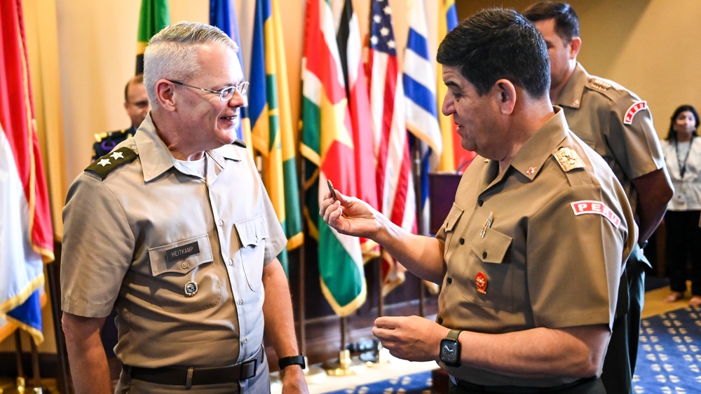 Peruvian Minister of Defense speaks to Class 63