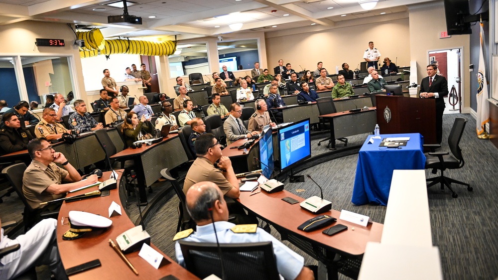 Peruvian Minister of Defense speaks to Class 63