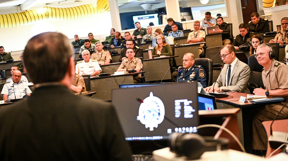 Peruvian Minister of Defense speaks to Class 63