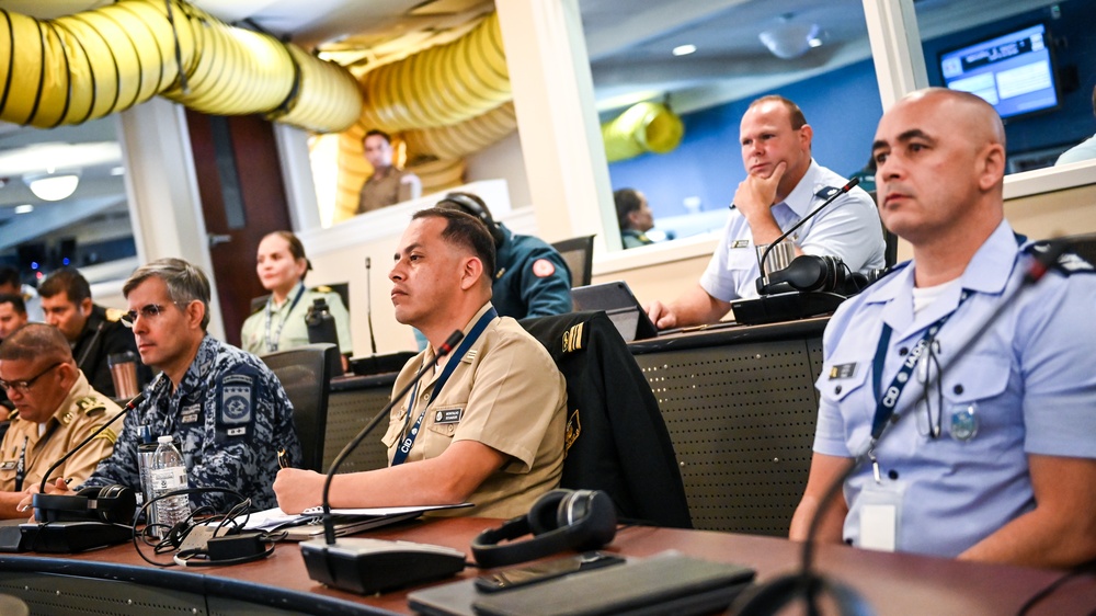 Peruvian Minister of Defense speaks to Class 63