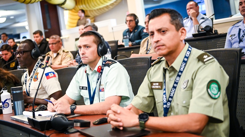 Peruvian Minister of Defense speaks to Class 63