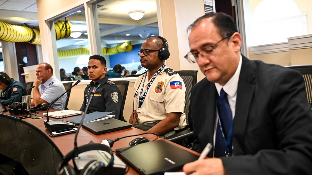 Peruvian Minister of Defense speaks to Class 63