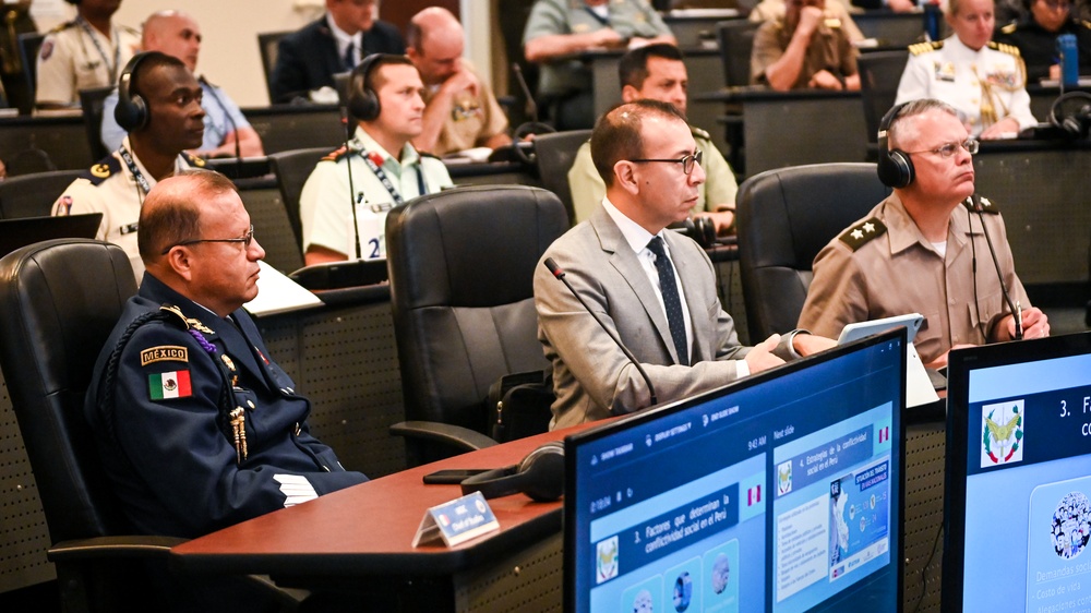 Peruvian Minister of Defense speaks to Class 63