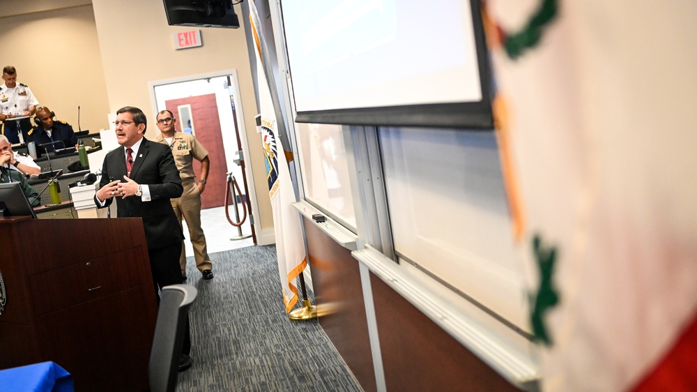 Peruvian Minister of Defense speaks to Class 63