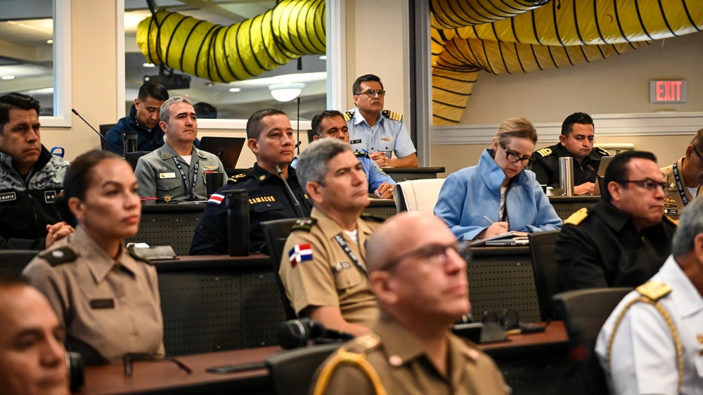 Peruvian Minister of Defense speaks to Class 63