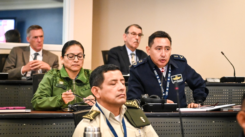 Peruvian Minister of Defense speaks to Class 63