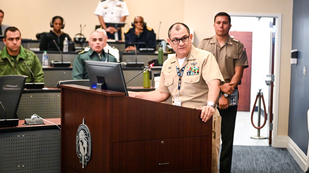 Peruvian Minister of Defense speaks to Class 63