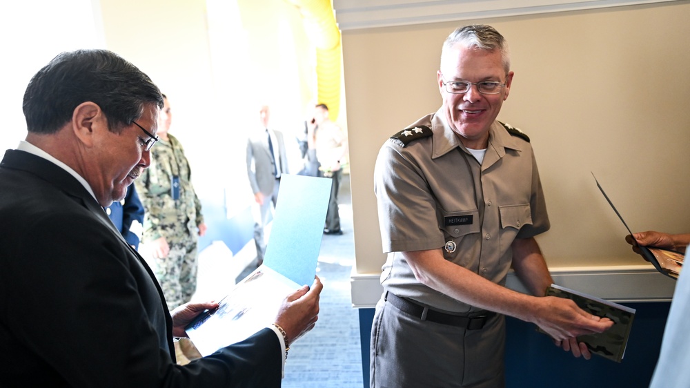 Peruvian Minister of Defense speaks to Class 63