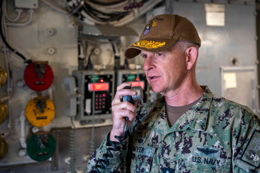 Commander, U.S. Second Fleet visits USS Philippine Sea