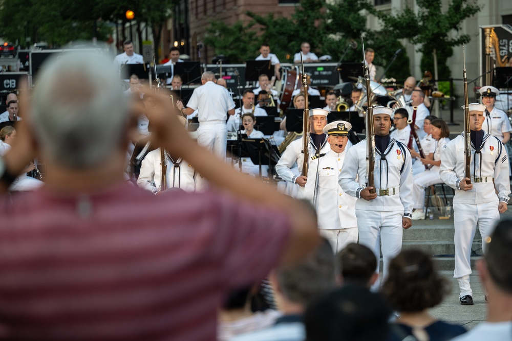 Navy Band performs at the Navy Memorial