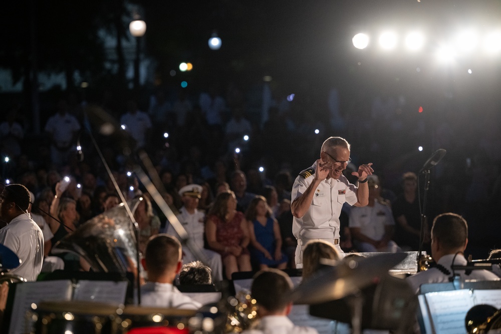 Navy Band performs at the Navy Memorial