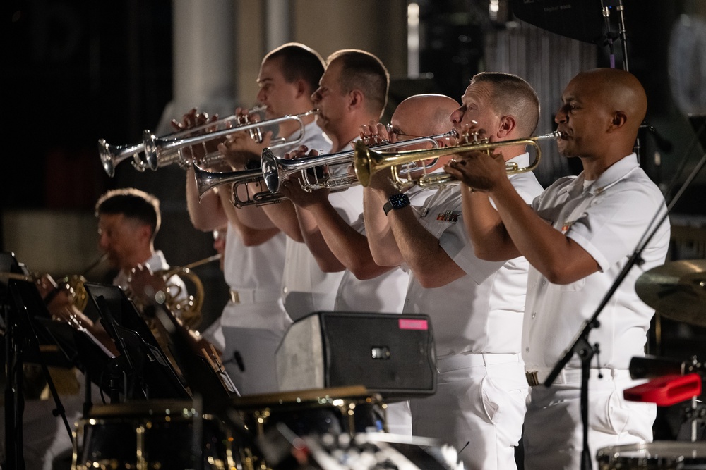 Navy Band performs at the Navy Memorial