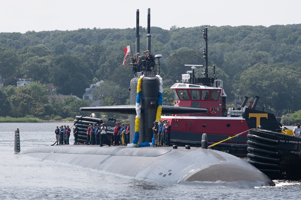 DVIDS - Images - USS Newport News (SSN 750) Homecoming [Image 1 of 5]