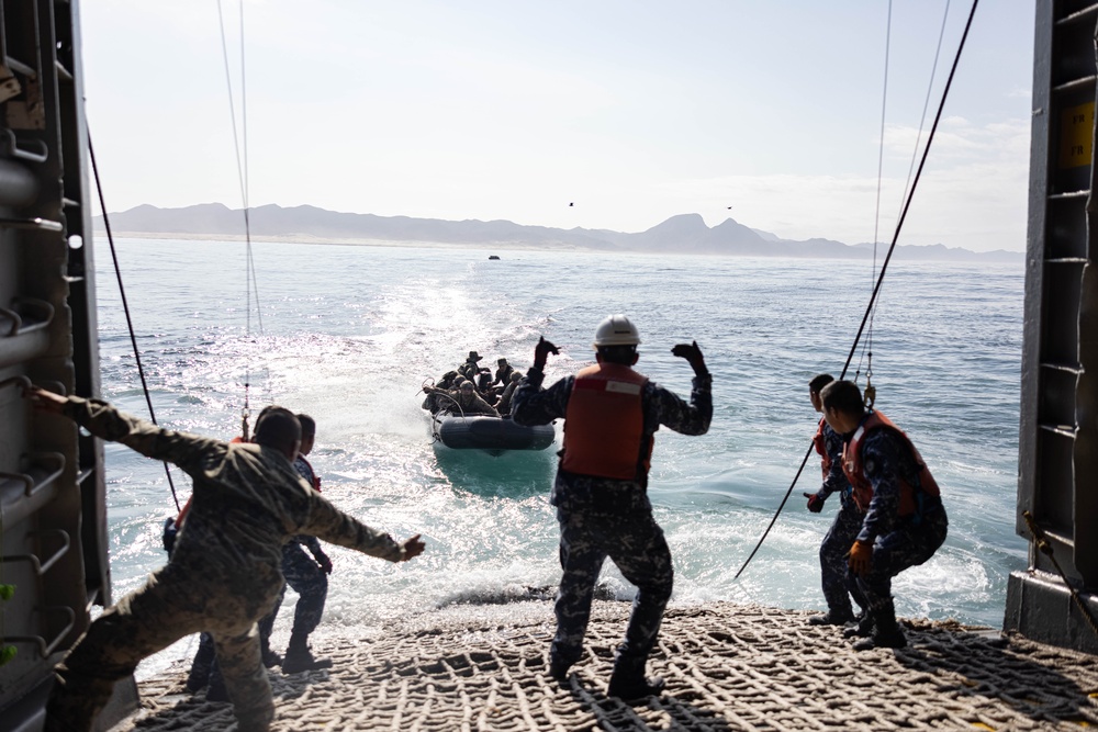 U.S. Marines, Mexican forces rehearse zodiac boat inserts during exercise Phoenix/Aztec Alligator 2023