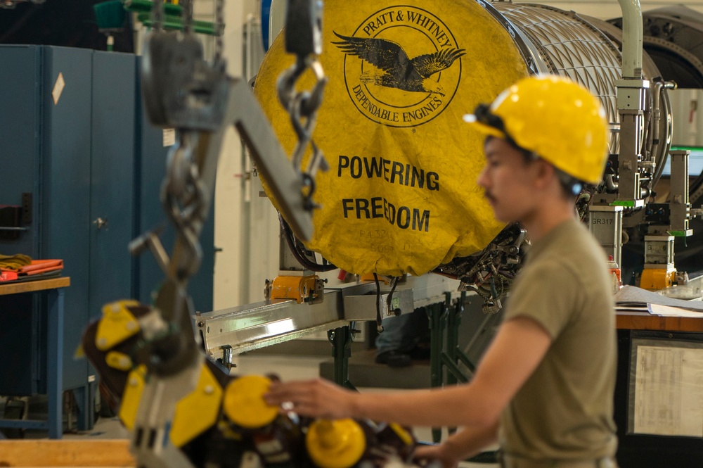 3rd MXS propulsion Airmen service F-22 Raptor engine