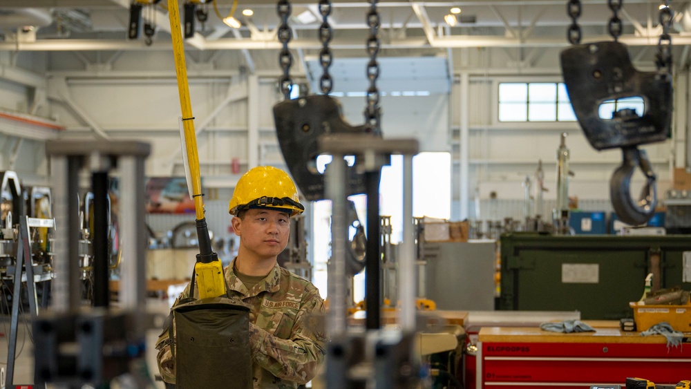 3rd MXS propulsion Airmen service F-22 Raptor engine