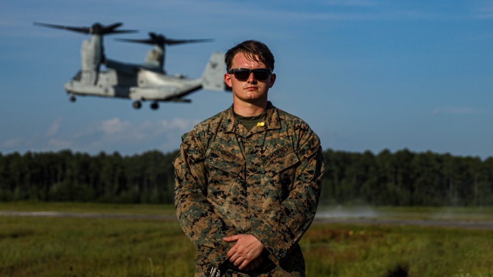 2nd Air Delivery Platoon and 2nd Reconnaissance Battalion Conducts a Static-Line Jump