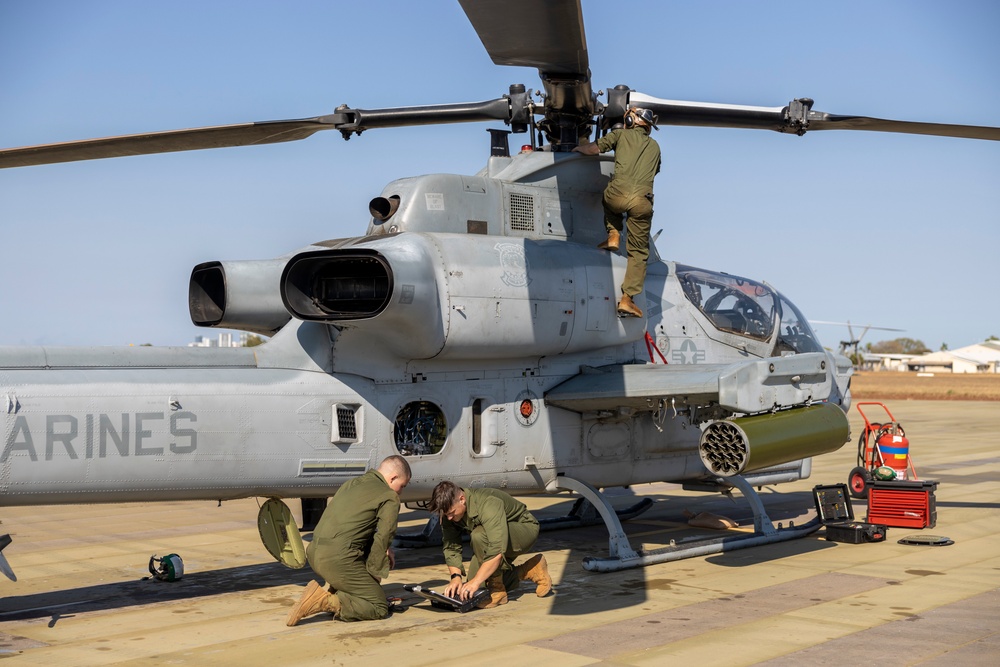 MRF-D Marines maintain AH-1Z Viper