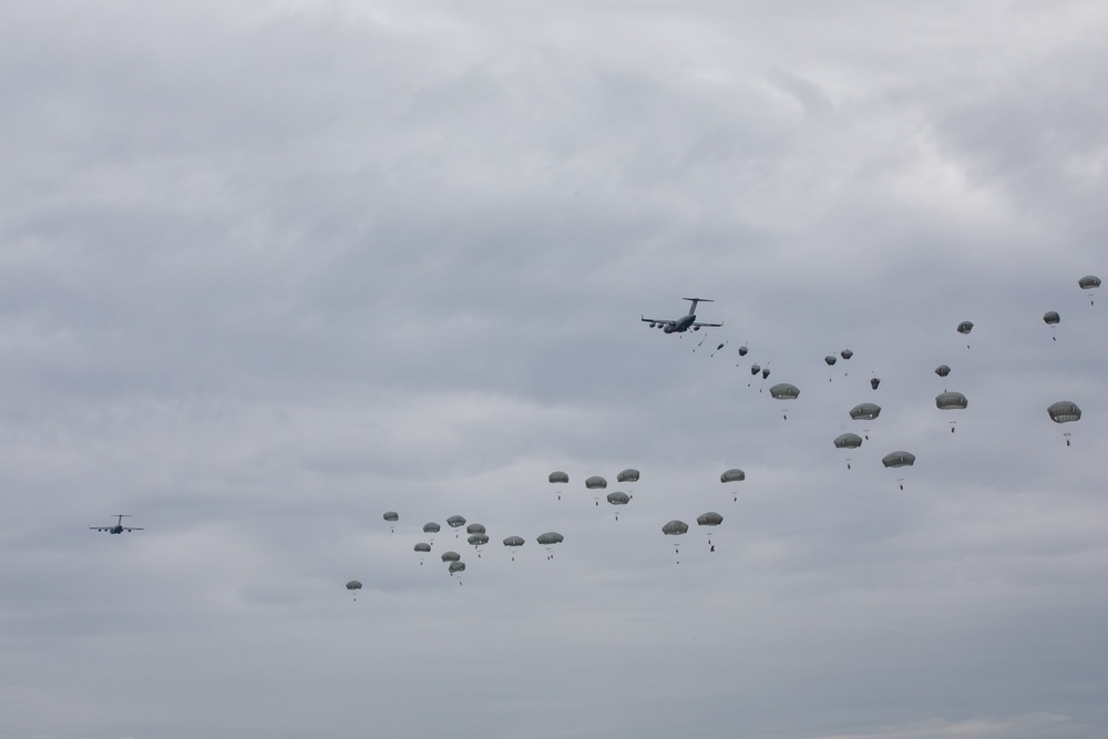 11th Airborne Division Soldiers Conduct Airborne Operations