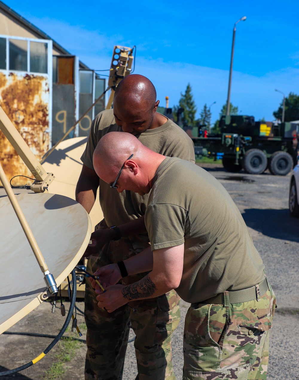 Sustainment Soldiers Work Alongside Army Reservists