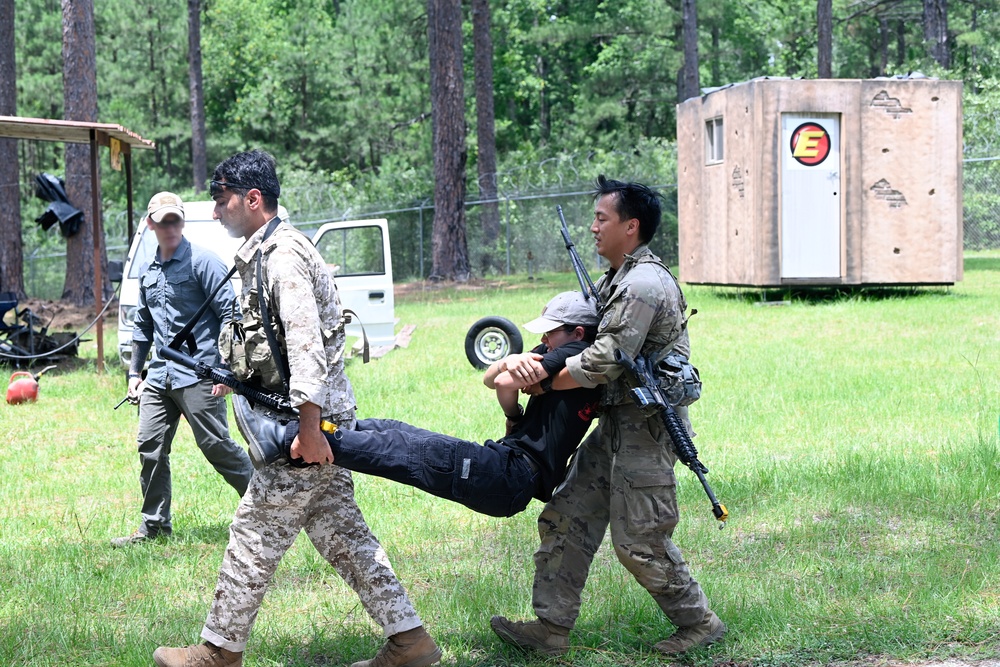 Civil Affairs Students Tested During Operation Sluss-Tiller Exercise