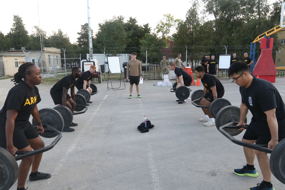 10th Mountain Division HHBN Soldiers compete for the gauntlet