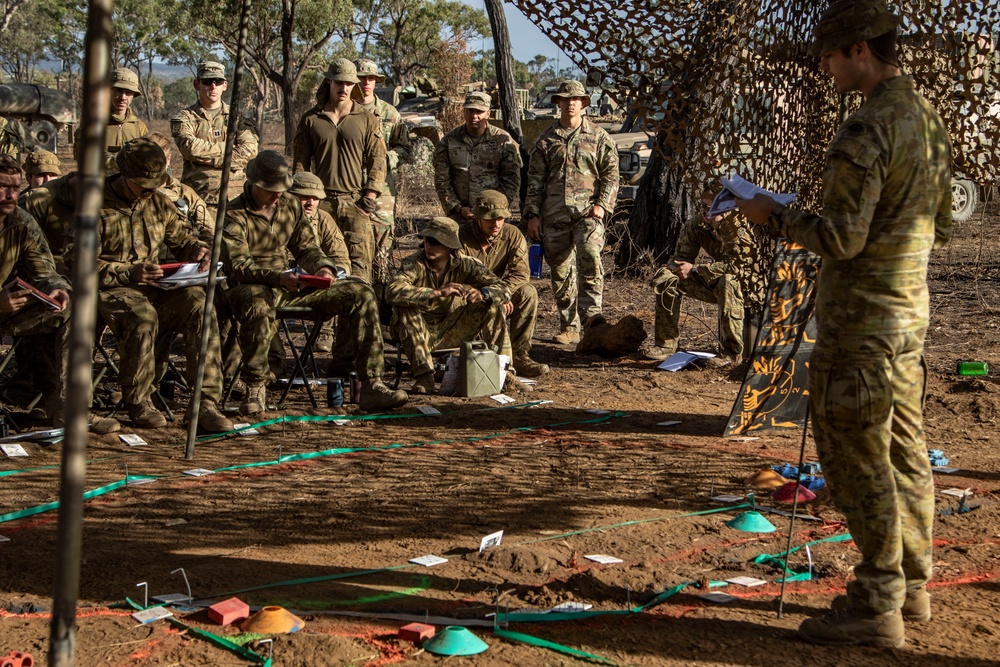 Australian Army's 2nd Cavalry Regiment conducts orders brief