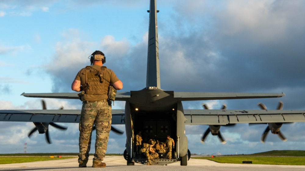U.S. Army “Raiders” offload a C-130 during Mobility Guardian 23