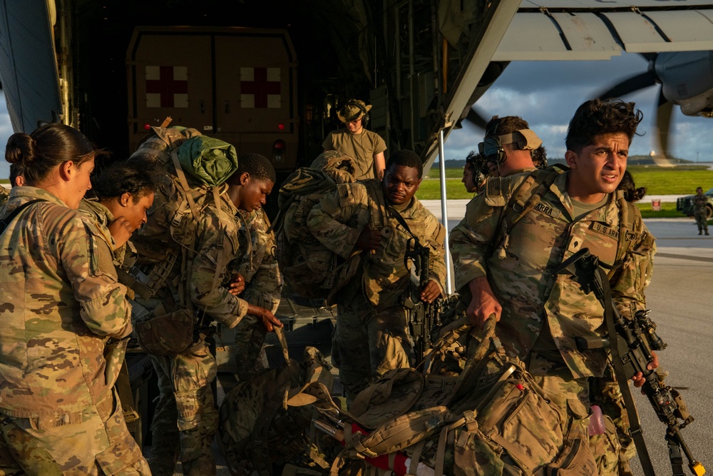 U.S. Army “Raiders” offload a C-130 during Mobility Guardian 23