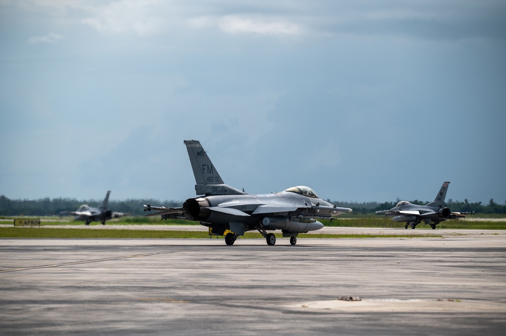 Three F-16s Taxiing