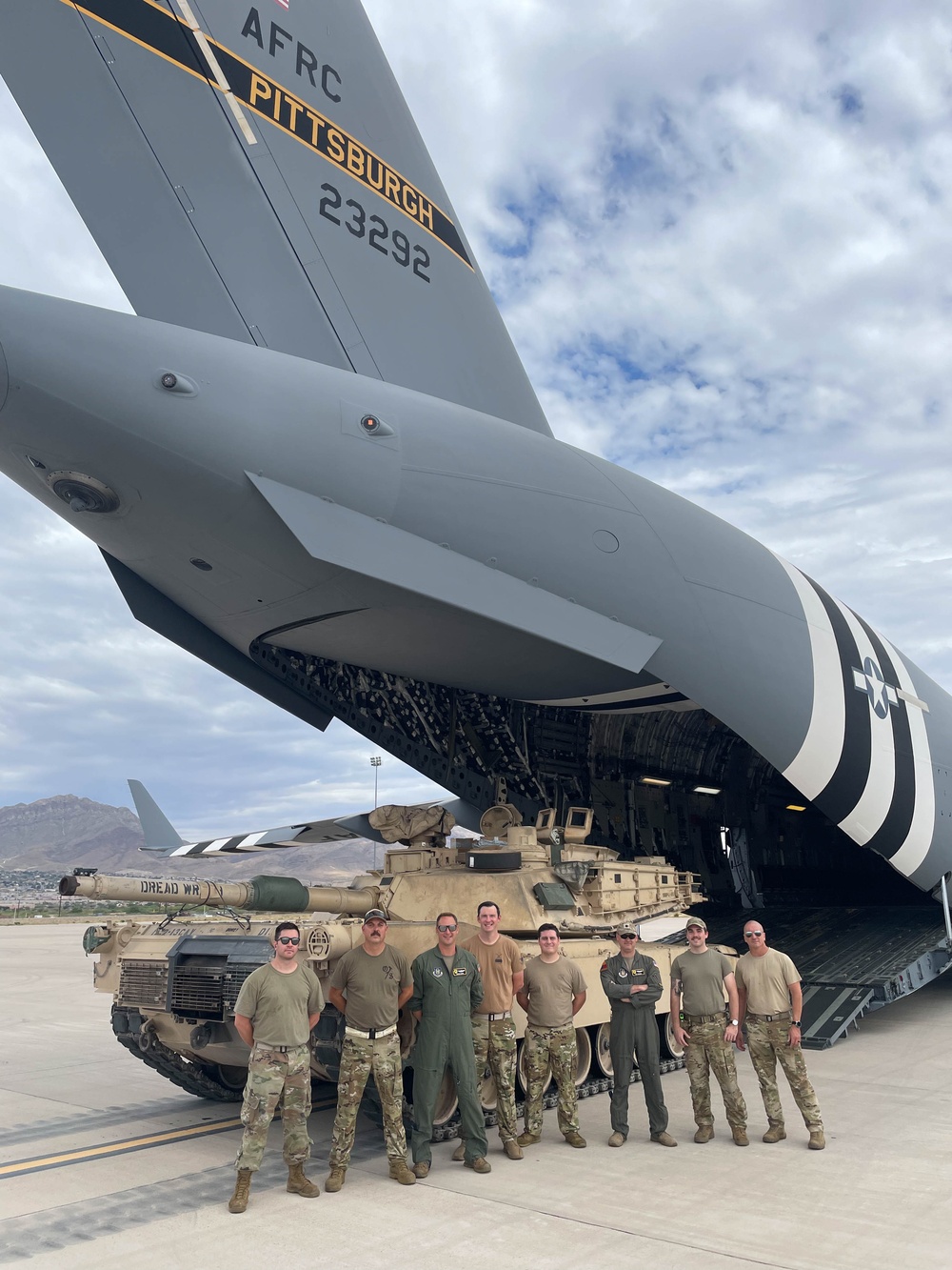 758th Airlift Squadron tests its strength with 1st Armored Division