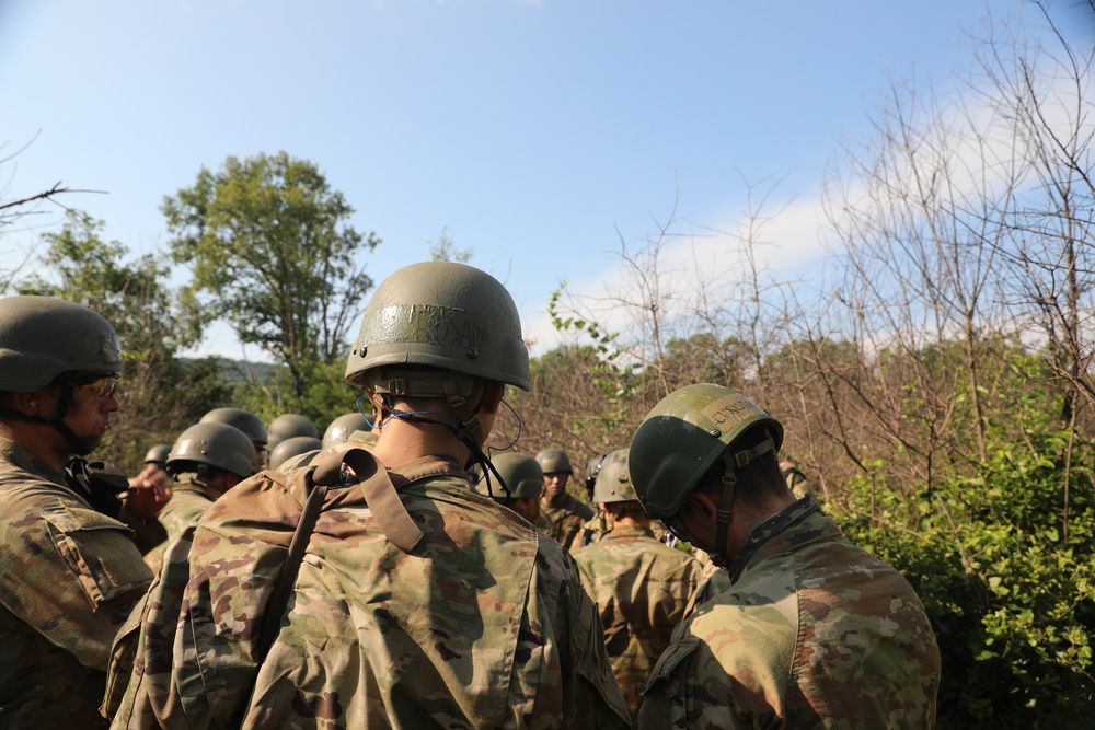 Officer candidates receive safety brief before extraction