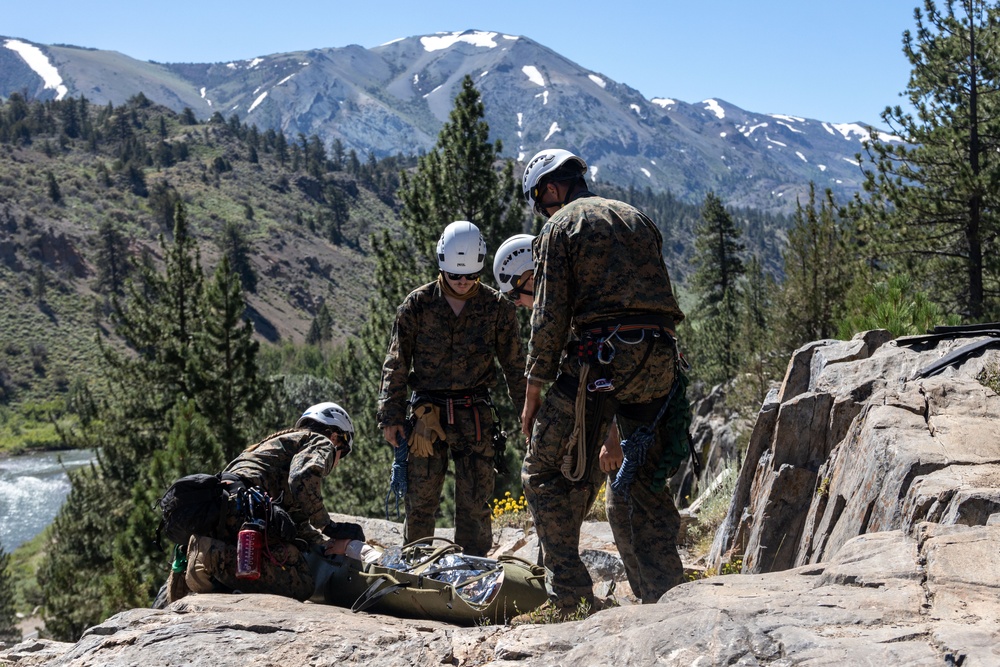 Mountain Medicine 1-23 conduct raise and lowering practice