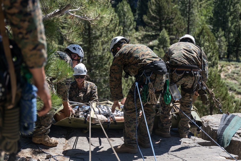 Mountain Medicine 1-23 conduct raise and lowering practice
