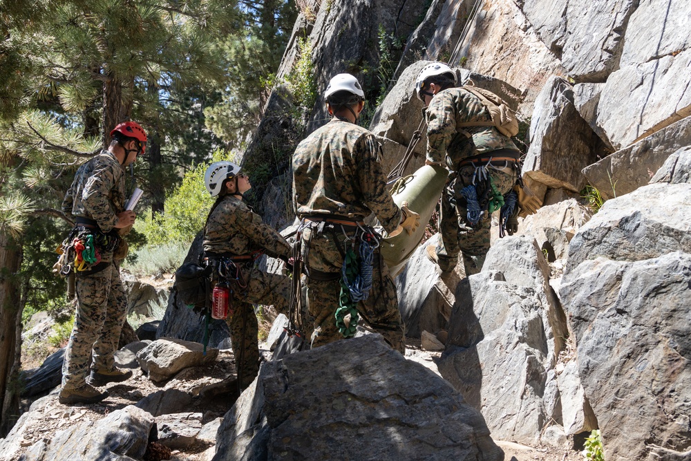 Mountain Medicine 1-23 conduct raise and lowering practice