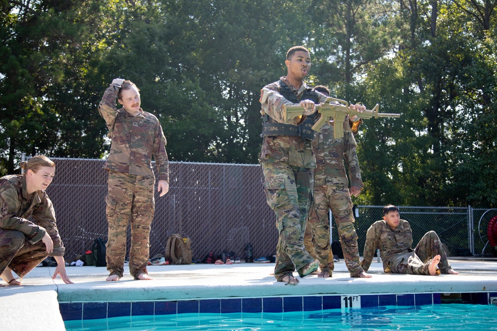 8th PSYOP Group Combat Water Survival Training