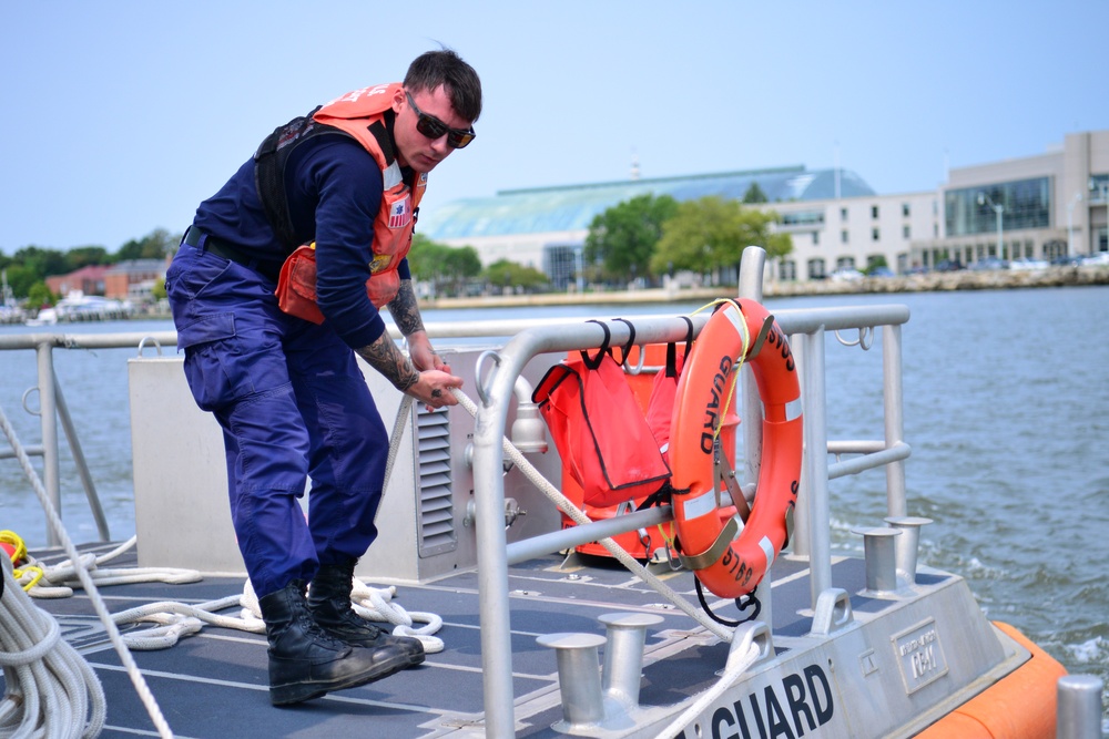 Station Annapolis conducts towing exercises