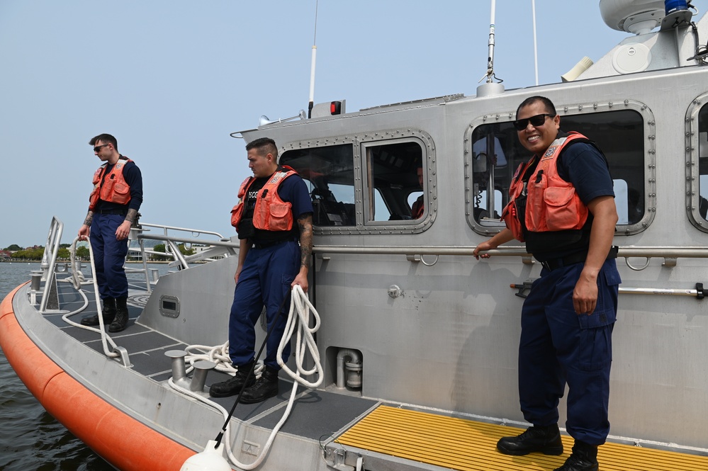 Station Annapolis conducts towing exercises