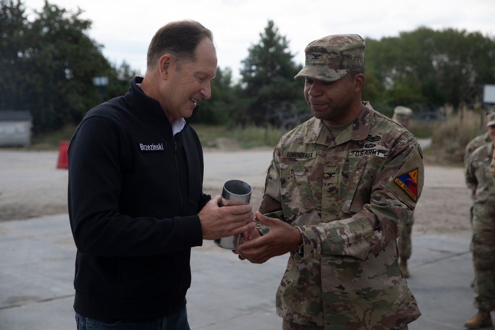 U.S. Ambassador to Poland Visits Thunder Battalion in Toruñ