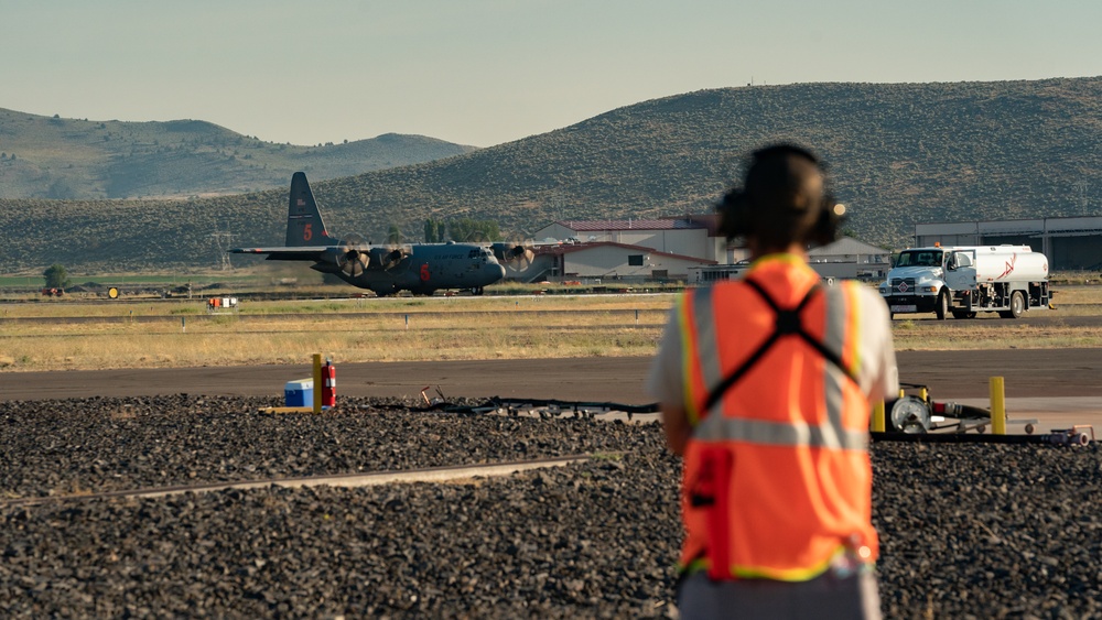 MAFFS personnel join wildfire suppression efforts against Wiley and Jerry Ridge Fires in Northwest United States