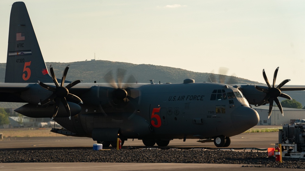 MAFFS personnel join wildfire suppression efforts against Wiley and Jerry Ridge Fires in Northwest United States